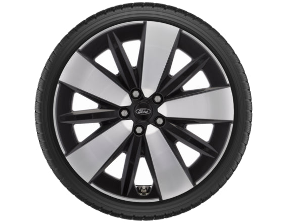 Ford All-Electric Capri 19 Zoll Winterkompletträder
Vorne: 235/55 R19 105 V XL & Hinten: 255/50 R19 107 V XL
Nokian Reifen