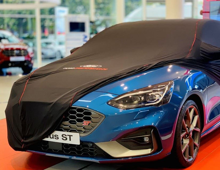 Original Ford Focus Premium Schutzabdeckung schwarz, mit roten Nähten