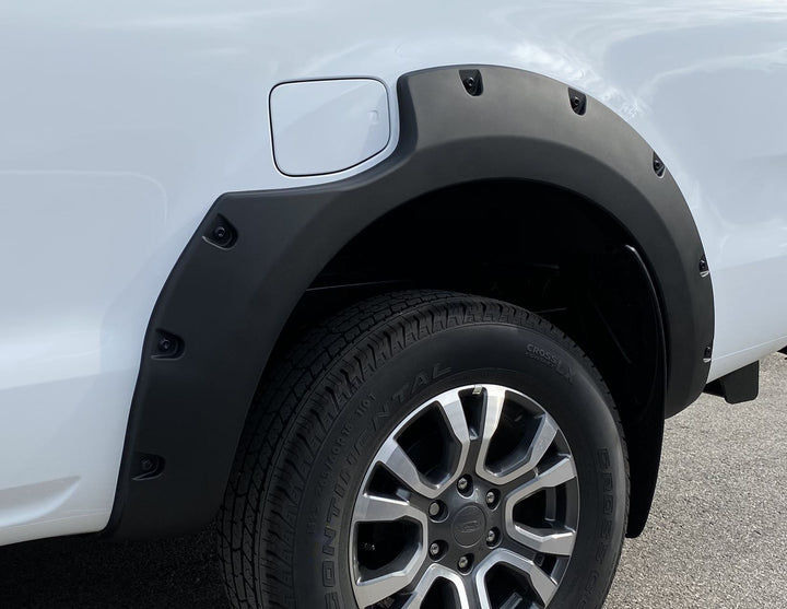 Ford Ranger Pickup Attitude* Radhausverbreiterung vorne und hinten 2542387