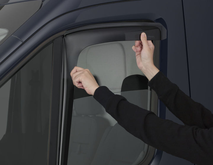 Ford Transit ClimAir* Windabweiser für vordere Seitenfenster, dunkel getönt 1856561
