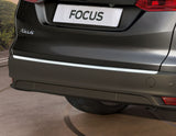 Original Ford Focus im 3D-Edelstahl-Ladeschutz Stoßfänger hinten 1709550