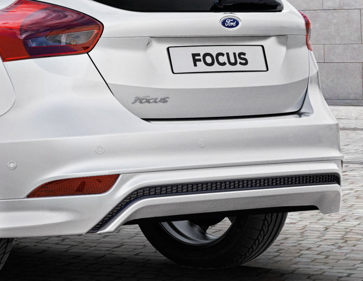 Original Ford Focus 2014-2019 Heckschürze mit schwarz glänzendem Diffusoreinsatz