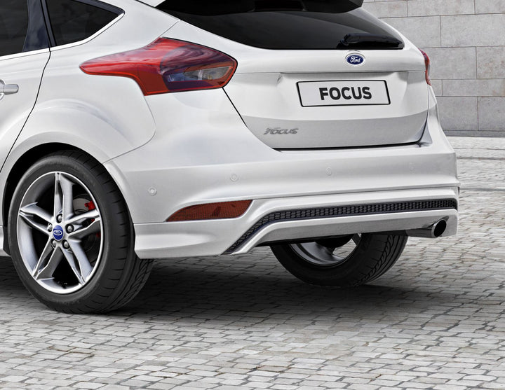Original Ford Focus 2014-2019 Heckschürze mit schwarz glänzendem Diffusoreinsatz