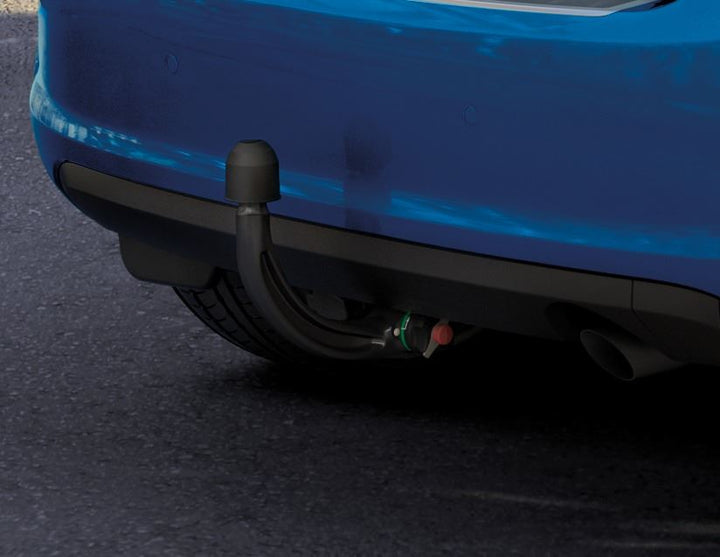 Anhängevorrichtung mit abnehmbarem Kugelkopf Für 5-Türer ohne werkseitig montierten LED-Scheinwerfern. Nicht für ST und ST-Line. Für Fahrzeuge mit Panoramadach nur möglich bei 1,1 l Motoren (70/85 PS). 1 l Motor und Automatikgetriebe nur möglich in Kombin