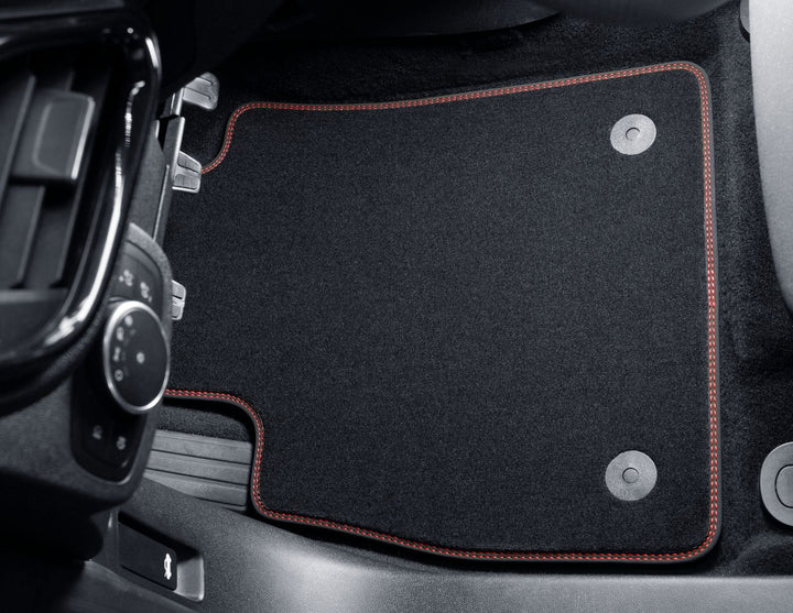 Original Ford Puma & Fiesta Velours-Teppichfußmatten vorne, schwarz, rote Nähte