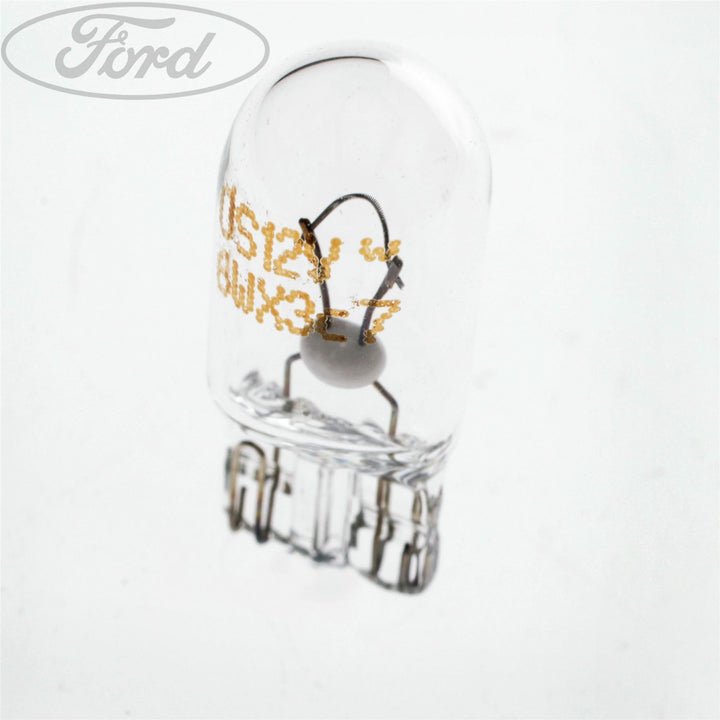 Original Ford CMax Galaxy Mondeo Focus Innenleuchte Glühlampe 6W 1715400