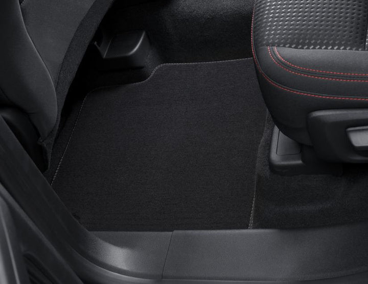 Kuga Premium Velours-Fußmatten vorne und hinten, schwarz mit grauer Doppelnaht 12/2019 –