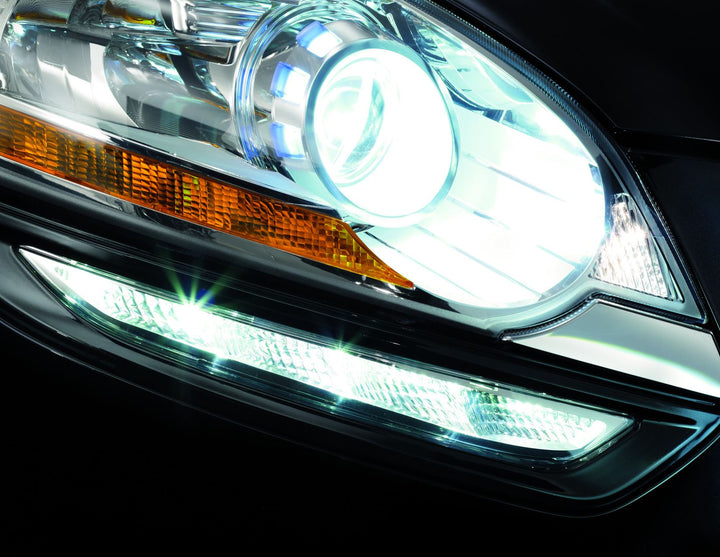 Original Ford Kuga 2008-2012 Tagfahrlicht ,Einbaurahmen,Brisbane-Braun Metallic