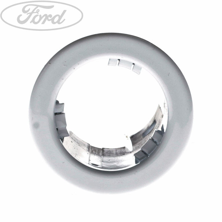 Ford Focus Kuga 2006-2011 Äußerer Parkdistanzhalter x1 1461254