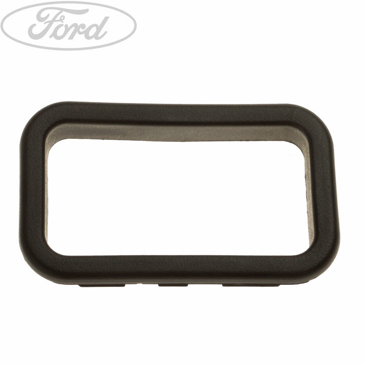 Original Ford C-Max Abschleppöse Abdeckung Stoßstange hinten 1686351