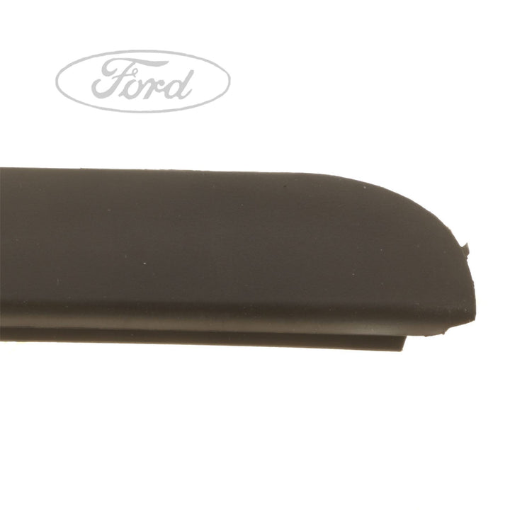 Original Ford Mondeo Einsatzformleiste für die Windschutzscheibe 1305444