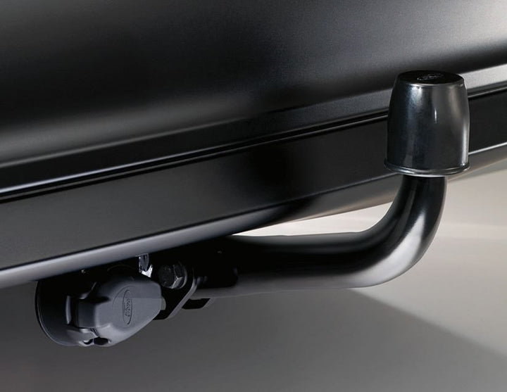 Focus Anhängevorrichtung mit festem Kugelkopf inklusive Einbau 4-Türer mit 1,5 l Dieselmotoren und PowerShift Schaltgetriebe., Achtung: nur für Modell ab 09/2017 –