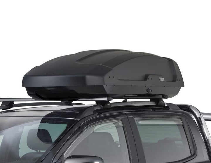 Original Ford Focus 2018-Aktuell Querträger & Thule Dachbox Force XT M