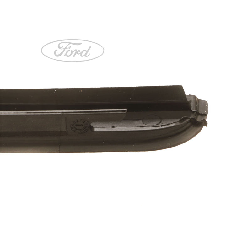 Original Ford Mondeo Einsatzformleiste für die Windschutzscheibe 1305444