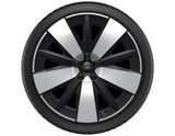 Ford All-Electric Capri 19 Zoll Winterkompletträder
Vorne: 235/55 R19 105 T XL & Hinten: 255/50 R19 107 T XL
Goodyear Reifen