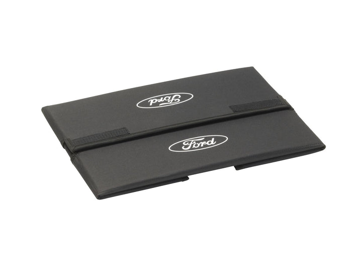 Faltbare Transportbox schwarzer Stoff, mit weißem Ford Oval auf beiden Seiten